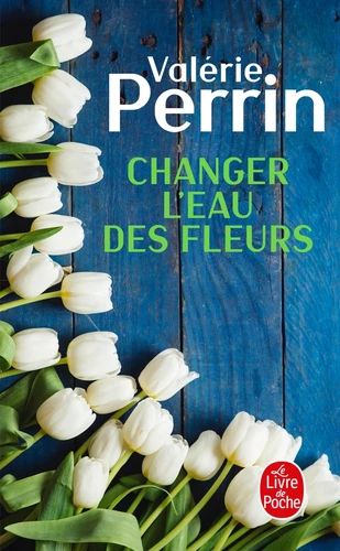 Changer l`eau des fleurs 